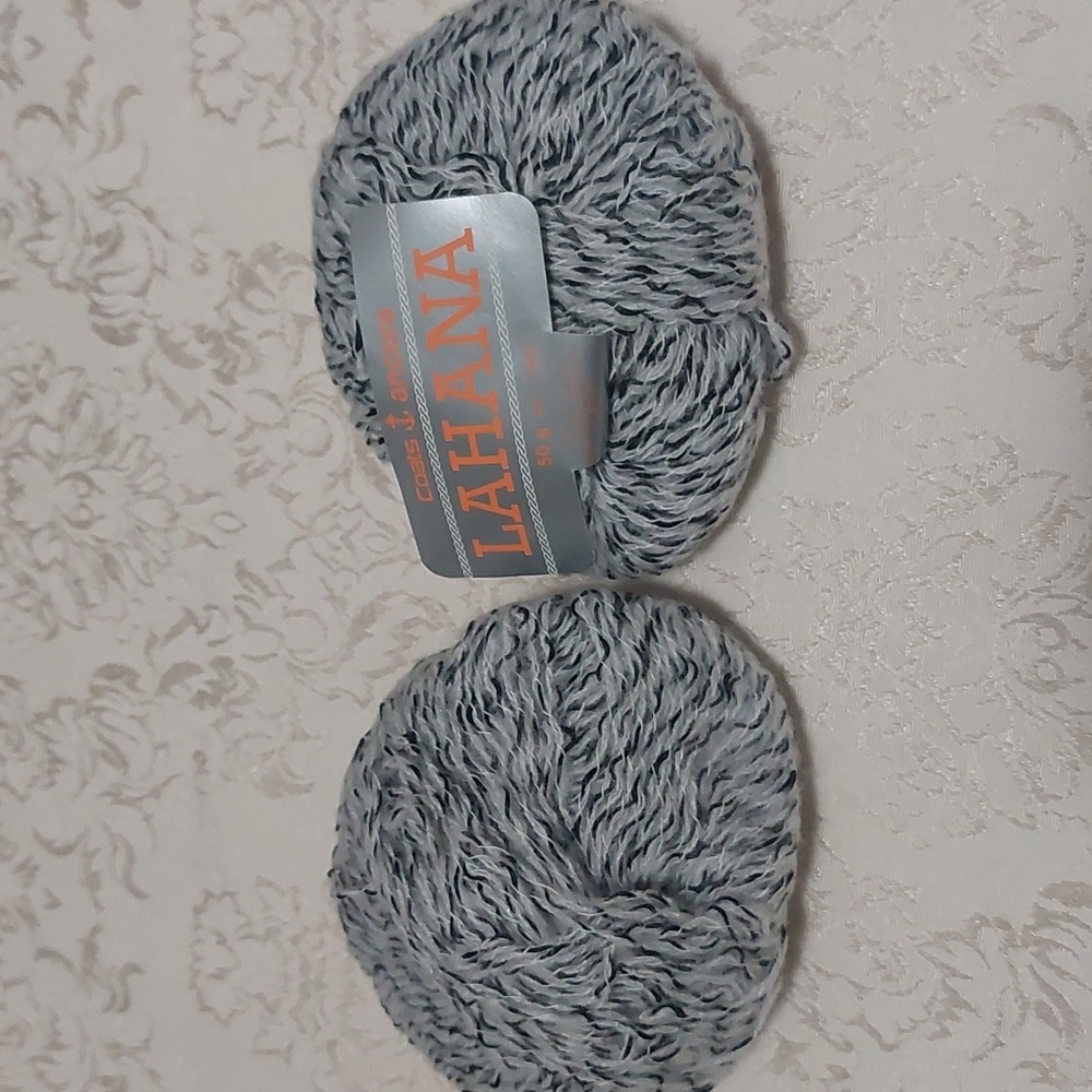 FREE with Bundle, NWT, multi color yarn, made in Holland